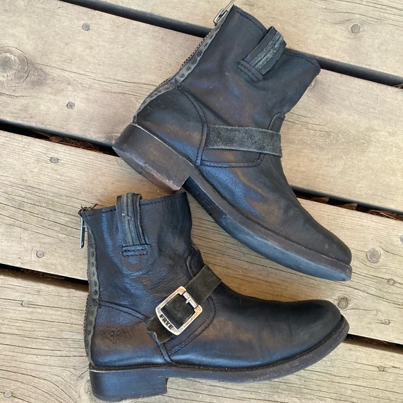 FRYE Boots VICKY ARTISAN Moto Combat Black Leather Suede Silver Buckles Size 8 - Picture 1 of 6